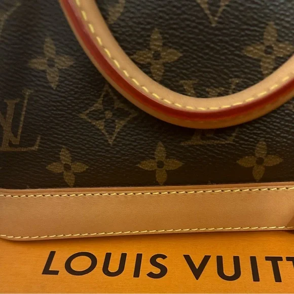 Louis Vuitton Alma BB *Beautiful Condition* w/lock, key & dustbag -like new! - Picture 15 of 16